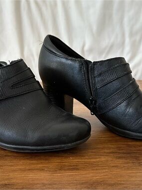 Clarks Black Leather Mid Block Heel Ankle Pumps